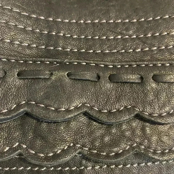 Vince Camuto Black pebbled leather shoulder bag - Picture 9 of 16